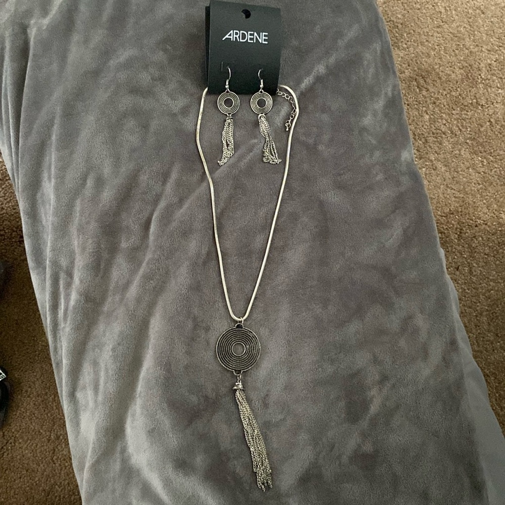 Ardene necklace and earrings matching set